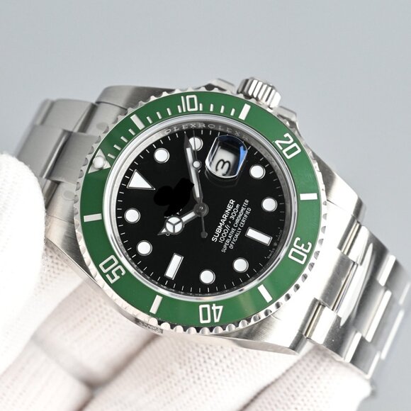 Men's Submariner Date Diver Watch | Green Ceramic Bezel & Black Dial - Picture 5 of 9
